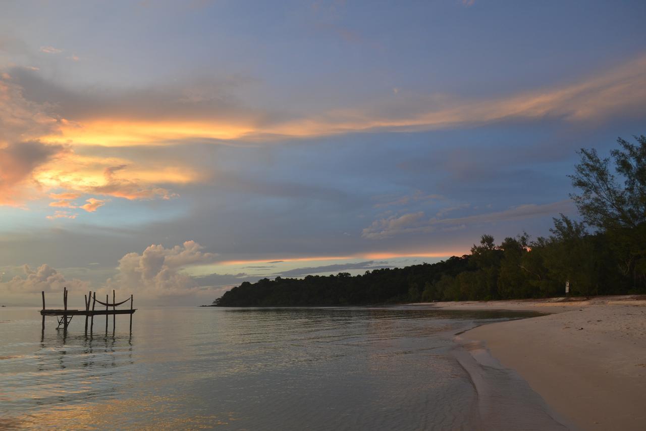 Driftwood Hostel And Bungalows Koh Rong Sanloem Exterior photo