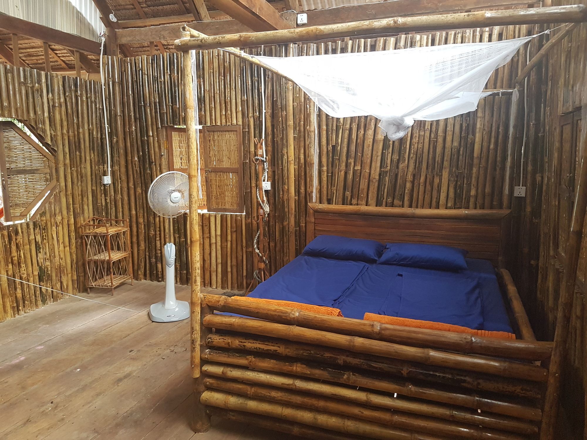 Driftwood Hostel And Bungalows Koh Rong Sanloem Exterior photo