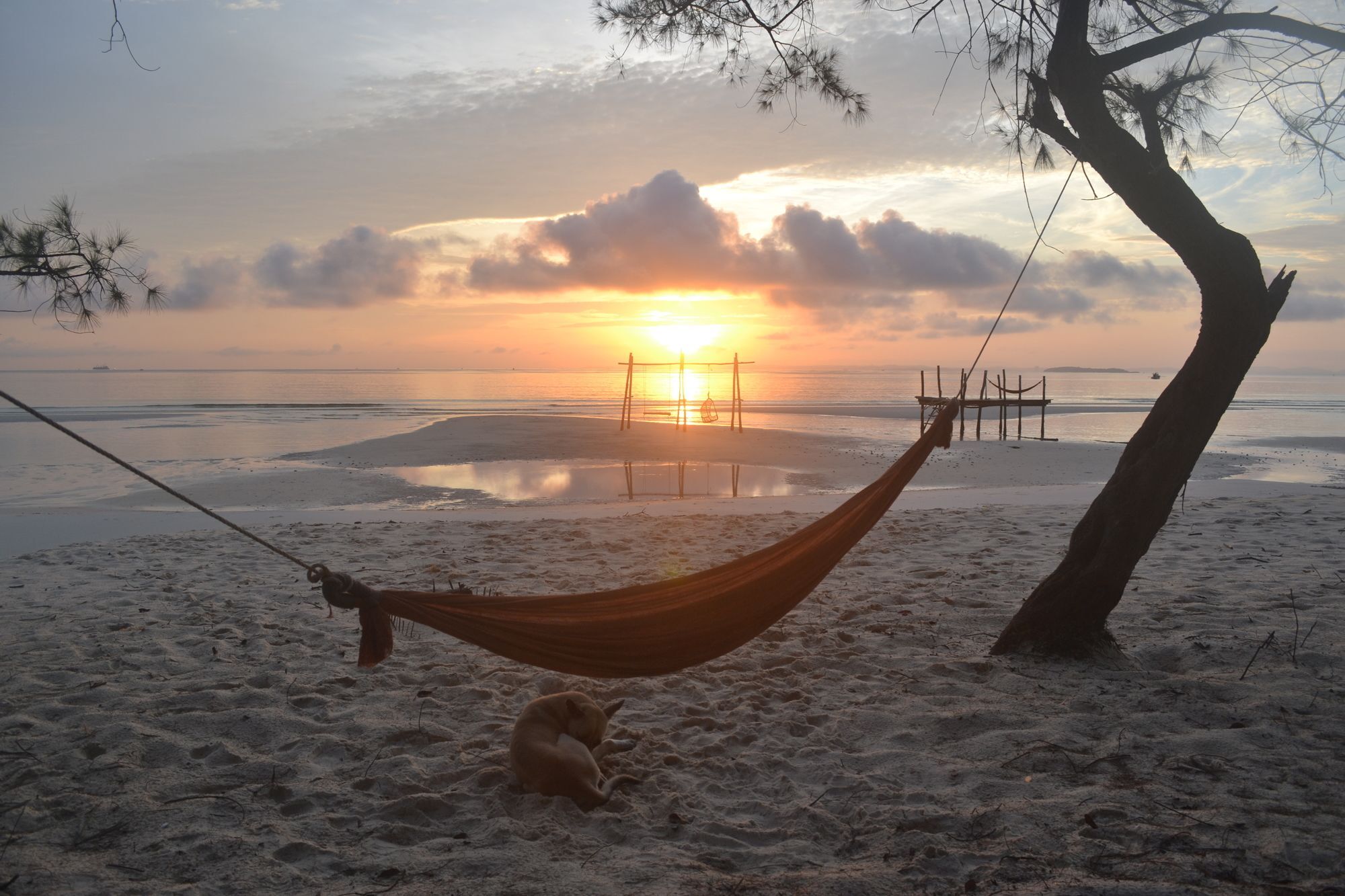 Driftwood Hostel And Bungalows Koh Rong Sanloem Exterior photo